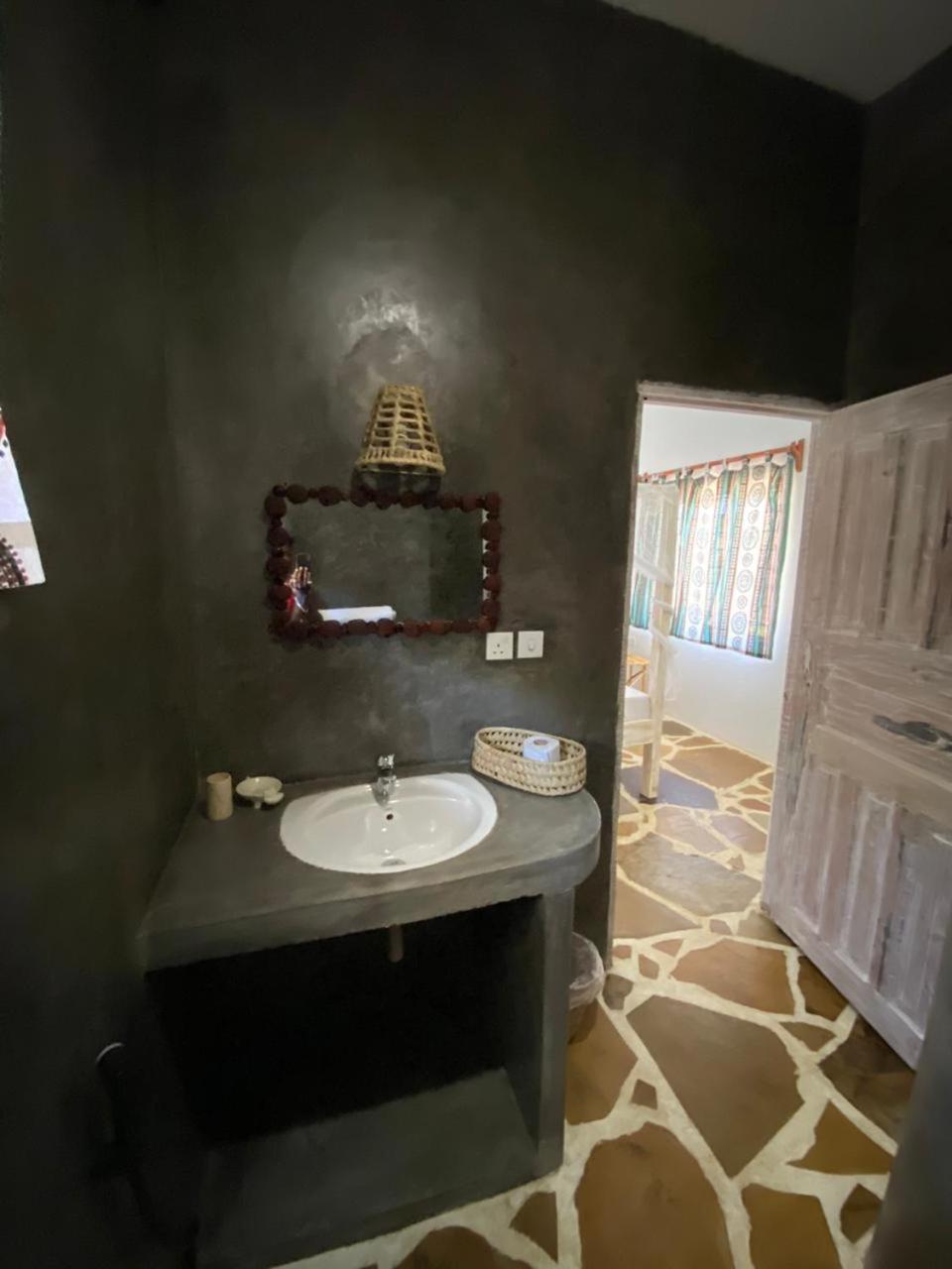 Red Land House Bed & Breakfast Watamu Exterior photo