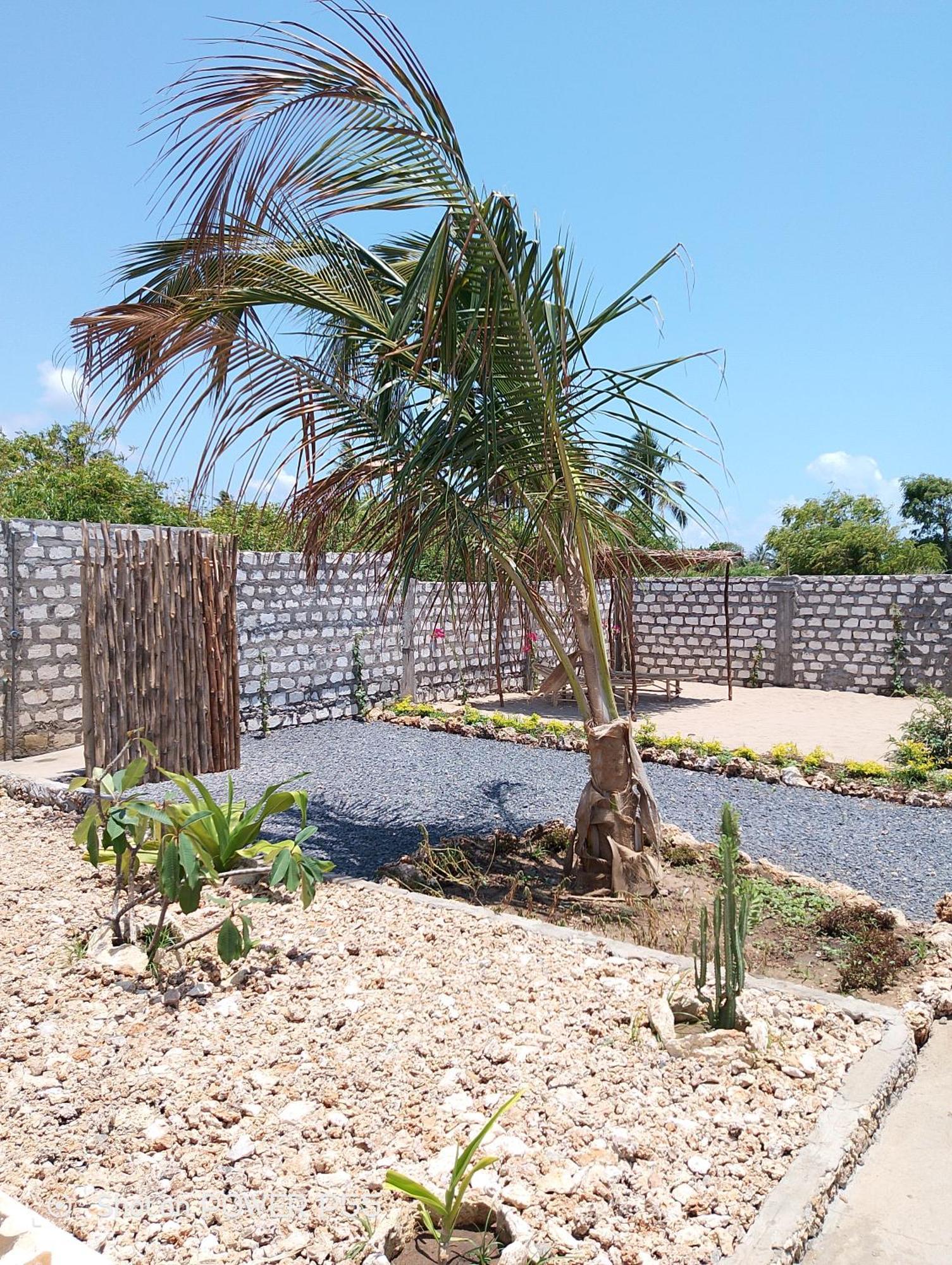 Red Land House Bed & Breakfast Watamu Exterior photo